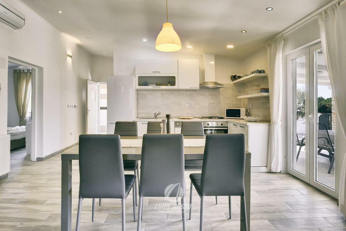 Villa Emily 佩罗杰 外观 照片